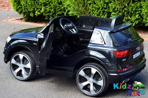 Audi-Q7-Black-Ride-on-Car-Side-Doors